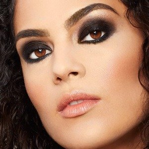 Natural smokey 2024 eye makeup